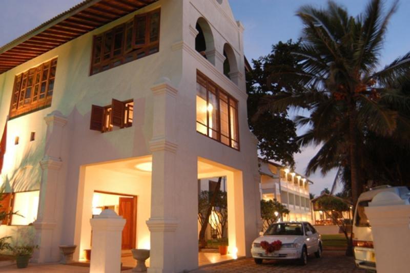 Hotel Sunset Beach Negombo Exterior photo